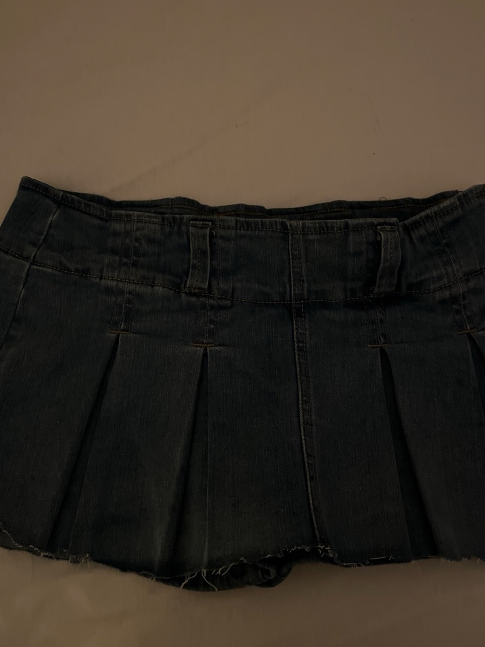 Medium-Wash Pleated Denim Mini Skirt